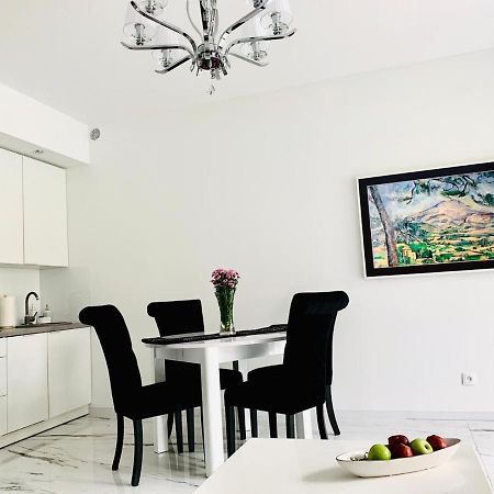 Leo Royal Apartament ポビエロボ エクステリア 写真