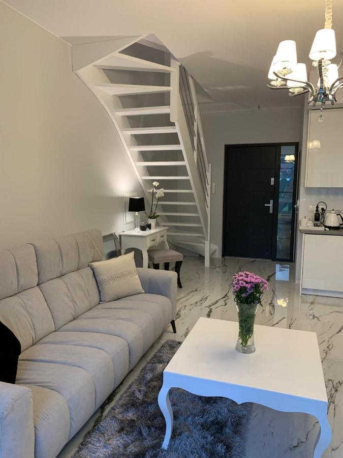 Leo Royal Apartament ポビエロボ エクステリア 写真