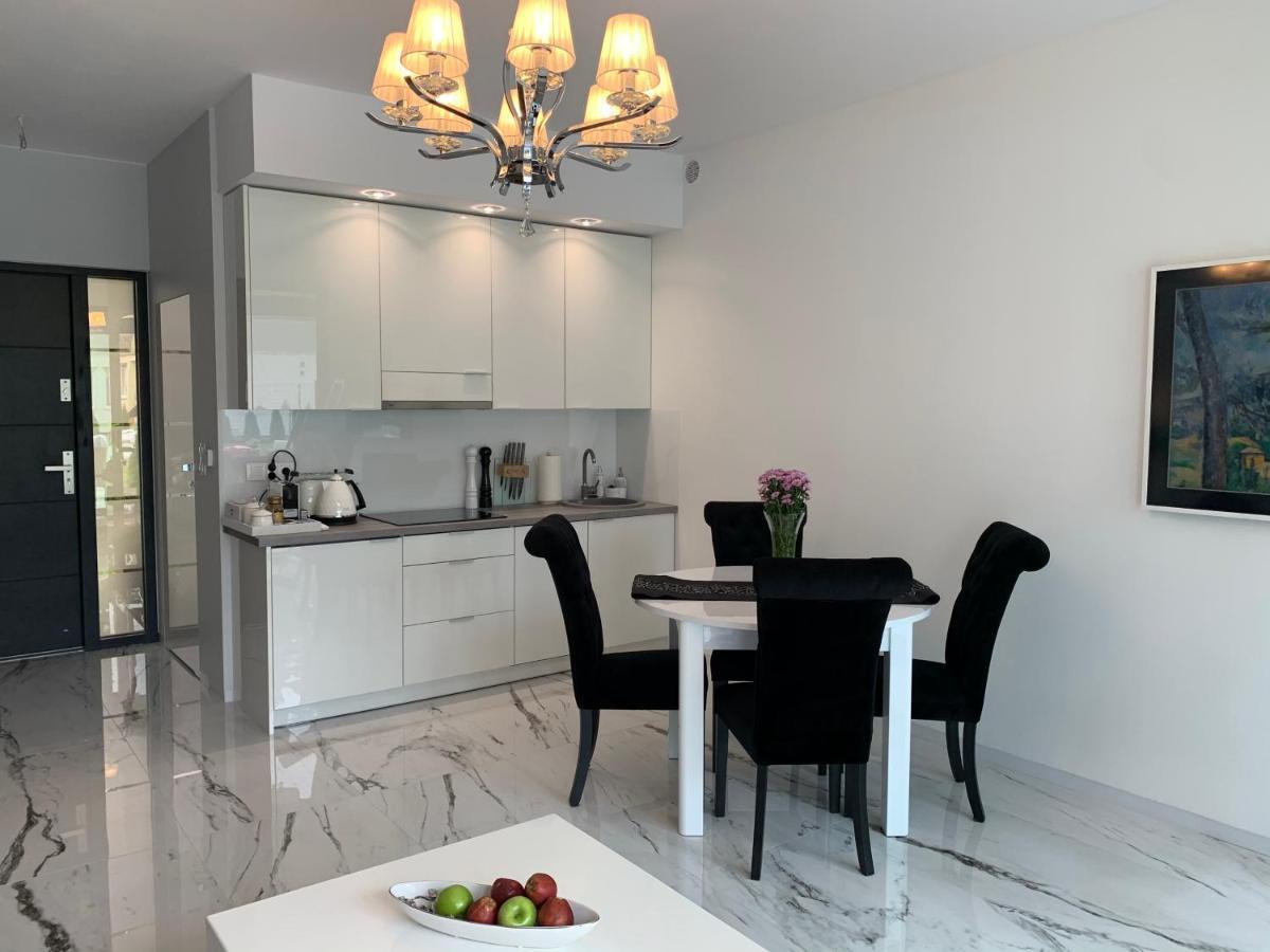 Leo Royal Apartament ポビエロボ エクステリア 写真