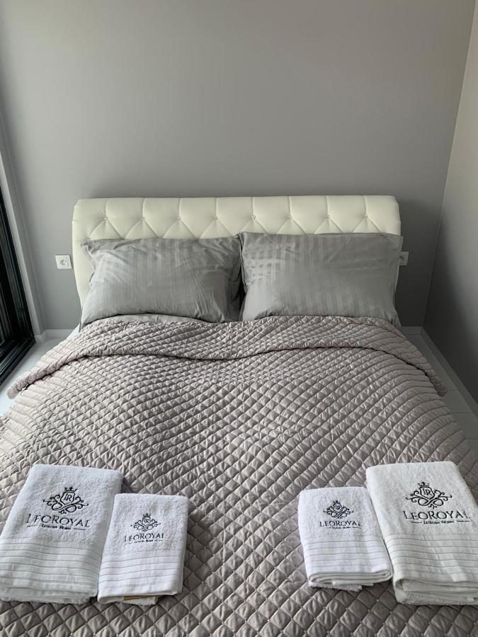 Leo Royal Apartament ポビエロボ エクステリア 写真